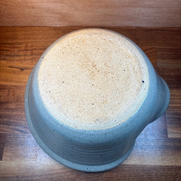 Studio Pottery Chip & Dip Bowl Primitive Rustic Chic Beige Blue 9.5” X 3.5” - Picture 7 of 10